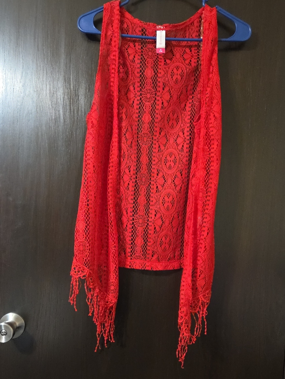 no boundaries ladies Red Lace Vest. Medium (7-9)